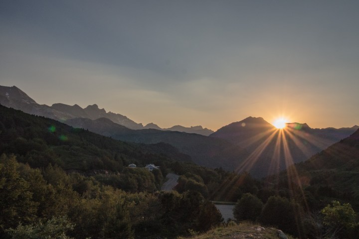 Pireneje zachód słońca Somport