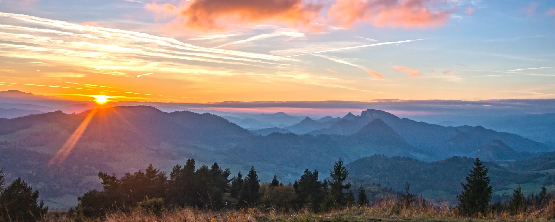 jesienny zachód słońca w Pieninach