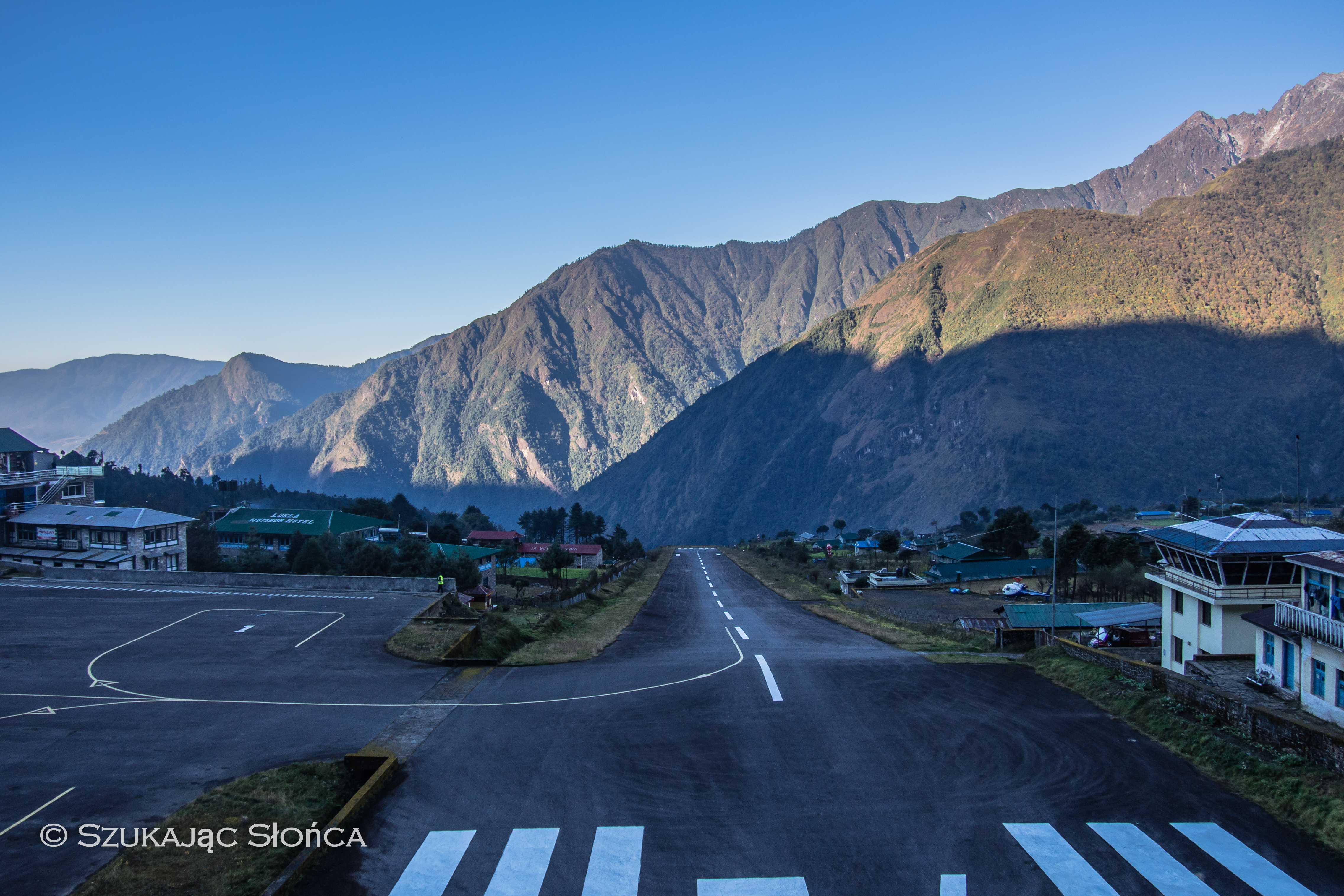 Lukla lotnisko pas startowy