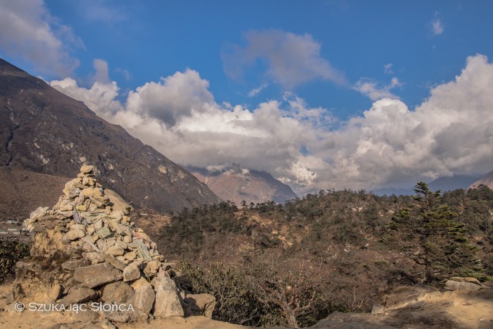 Khumjug La, niestety Ama już w chmurach