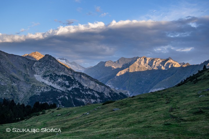 Pireneje biwak cabana wschód słońca Gavarnie trekking